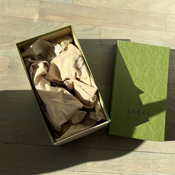 Gucci White & Res Leather men’s size 6 sandals *NIB* - Picture 4 of 5